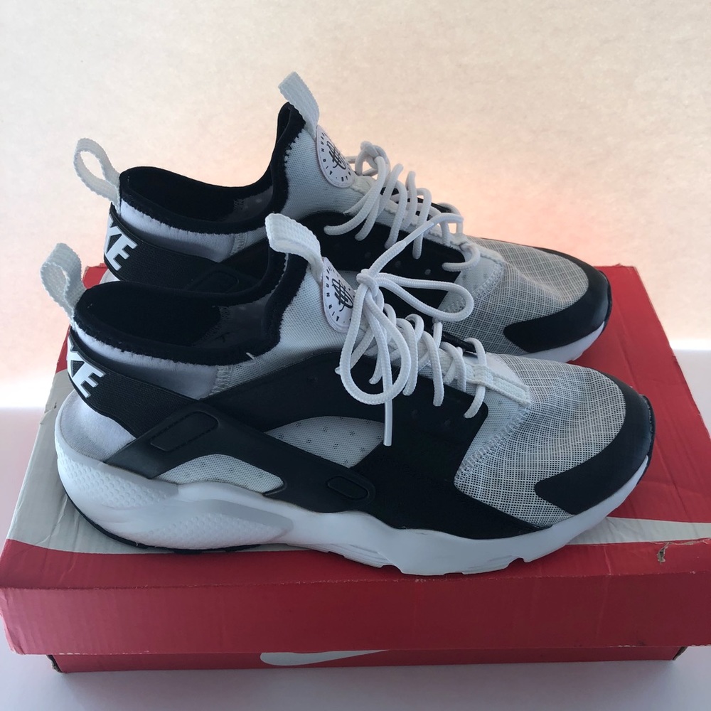 Women’s Nike Huaraches